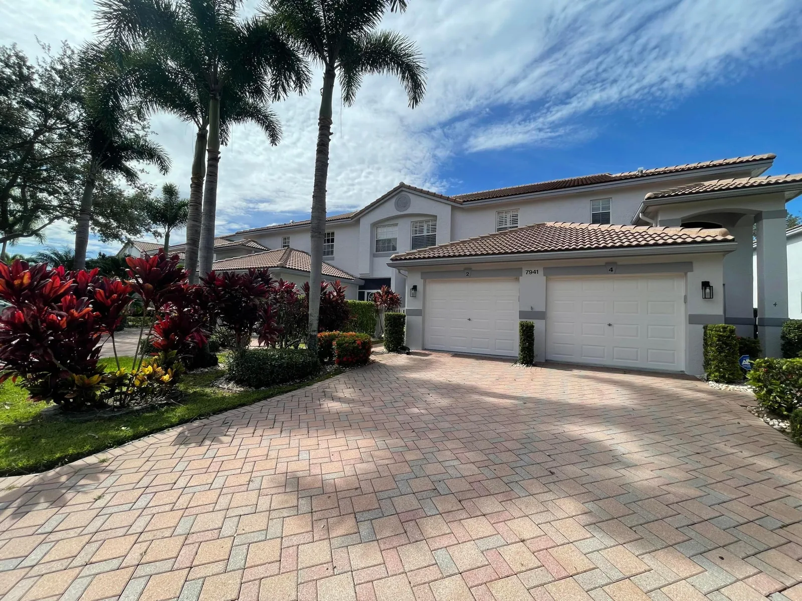 Grove Village Condo
