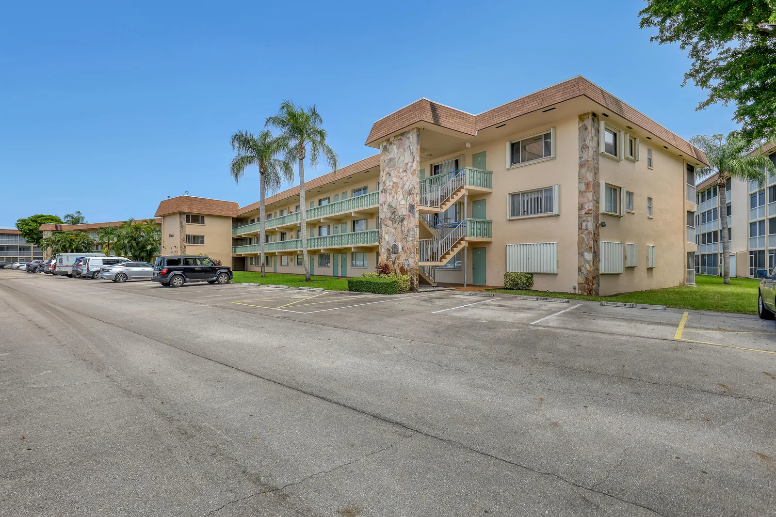 Village Green Windsor Condo