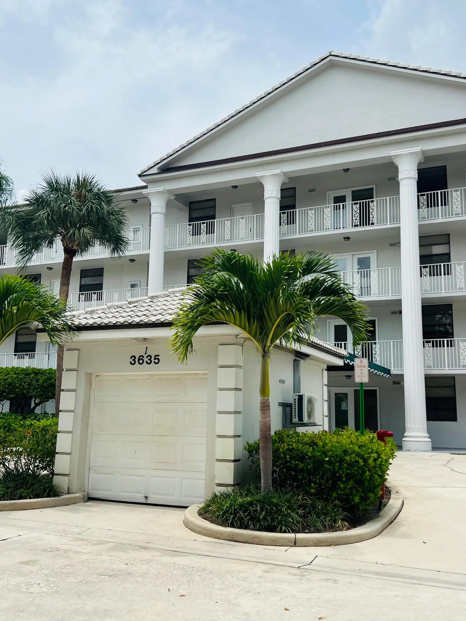 Whitehall Condo Of The Lands Of The President