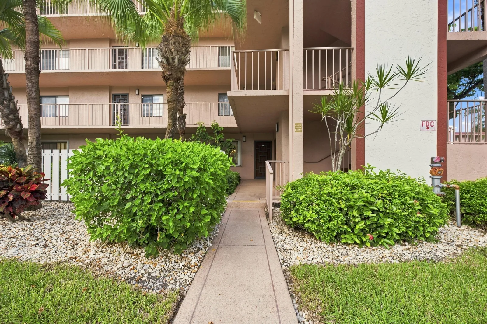 Huntington Lakes Sec Four Condos