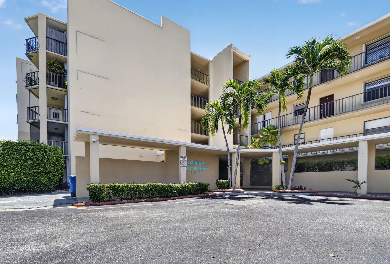 Hidden Harbour Of The Palm Beaches Condo