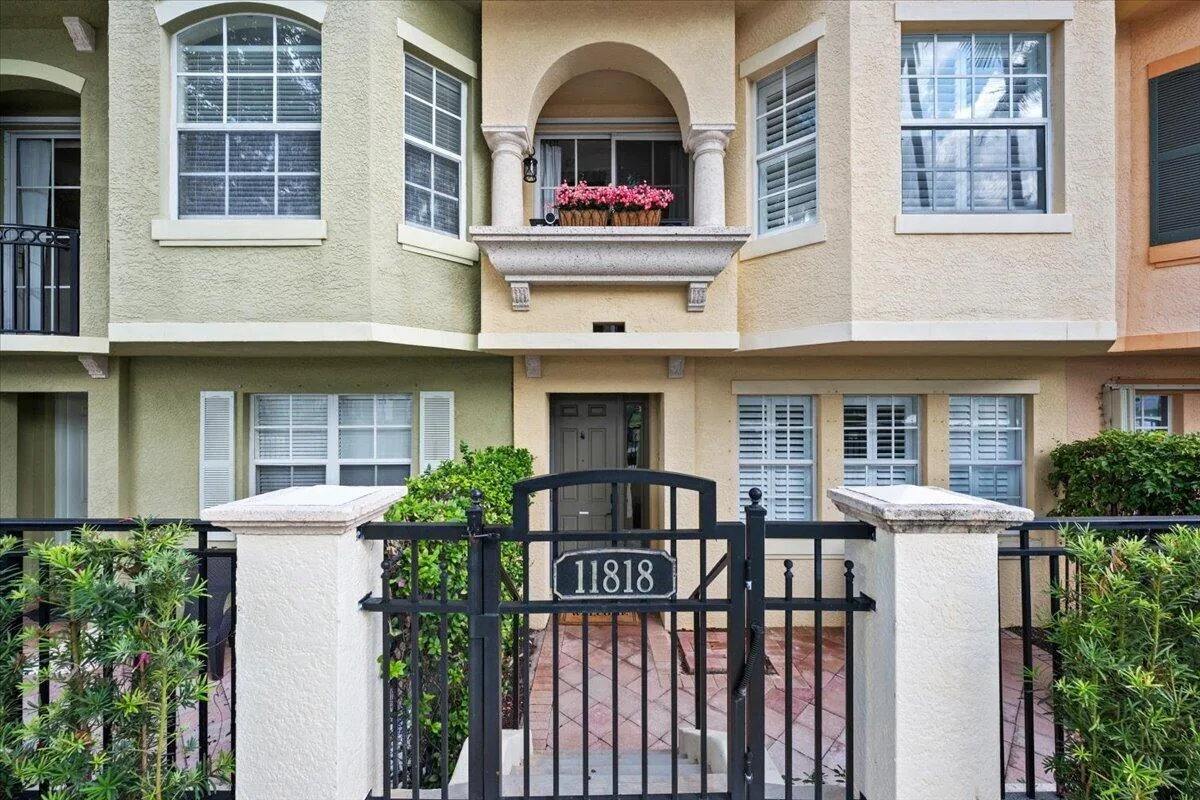Harbour Oaks