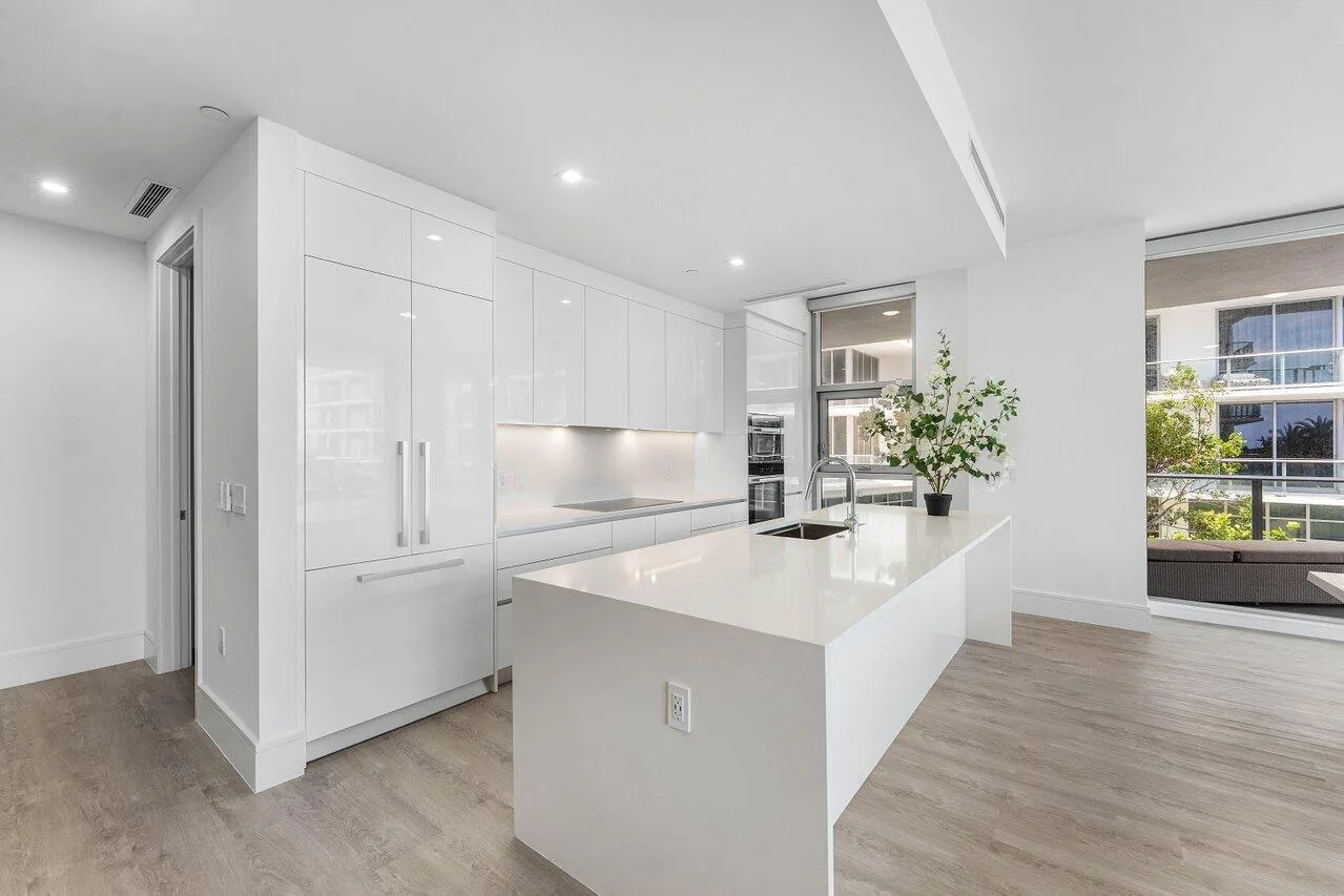 Nautilus 220 Condo
