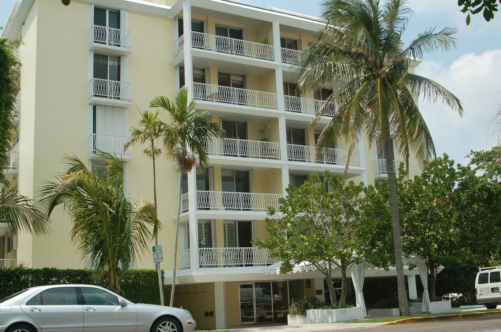 Everglades Plaza Condo