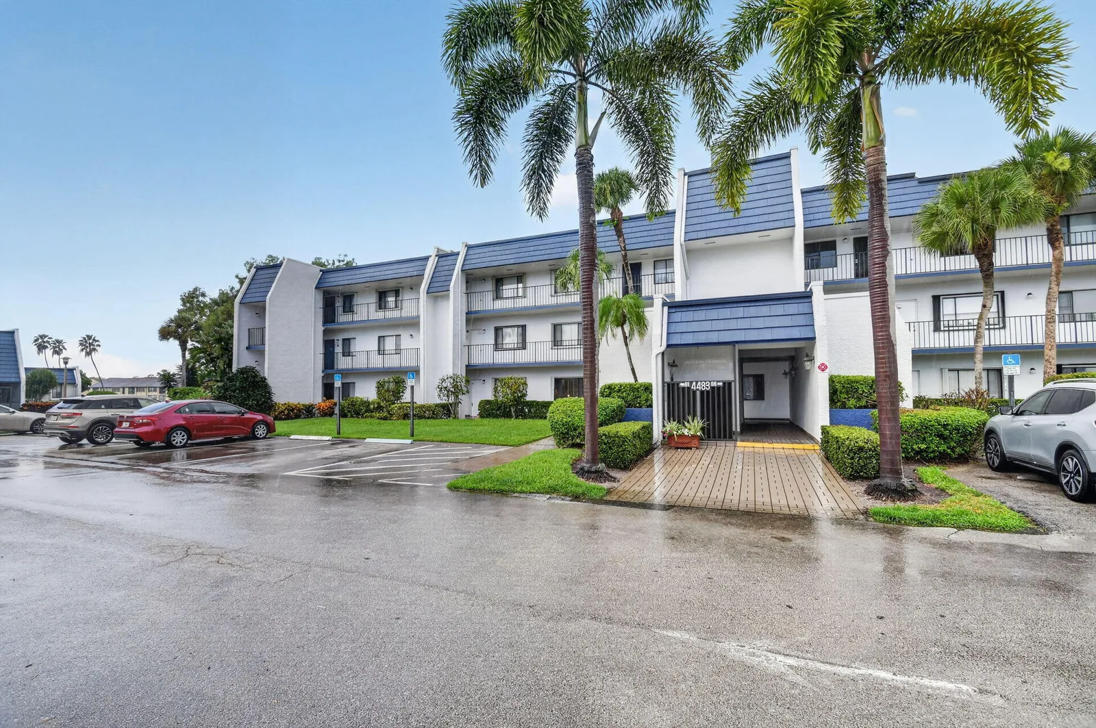 Fountains Of Palm Beach Condo