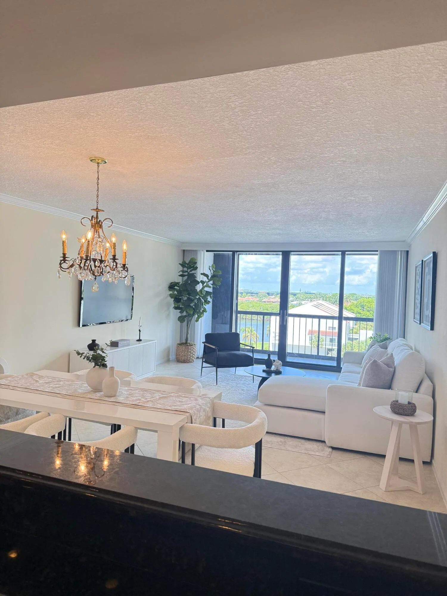 Dalton Place Condo