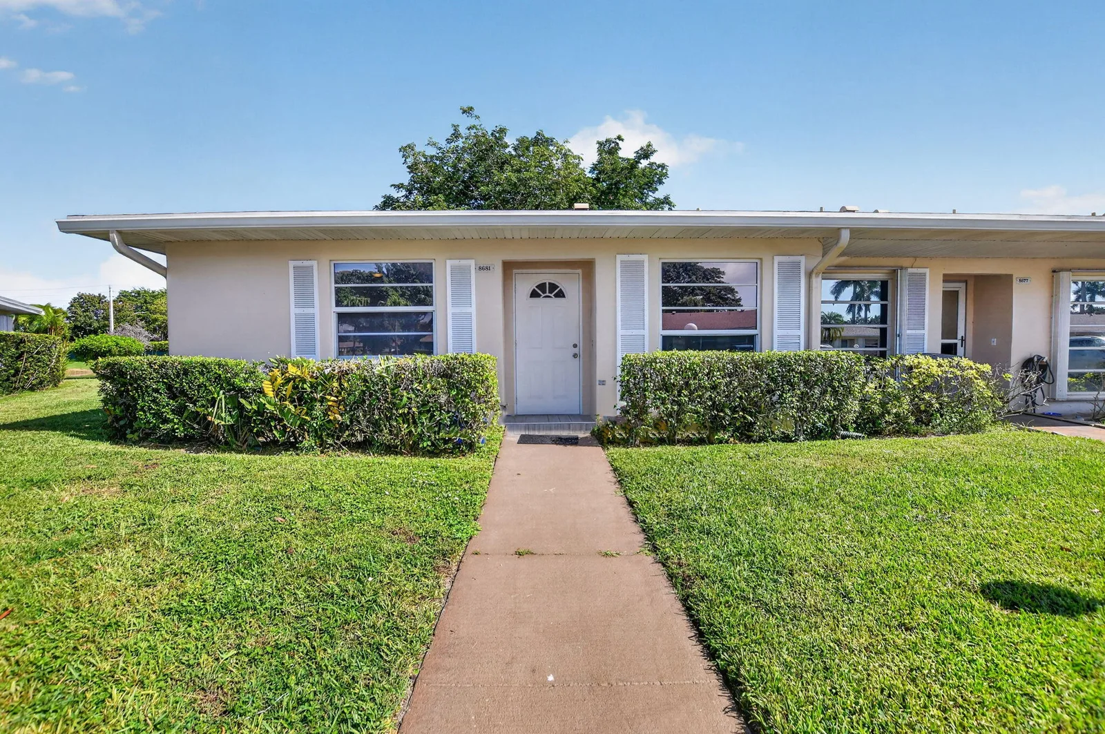 Boca Lakes Condo