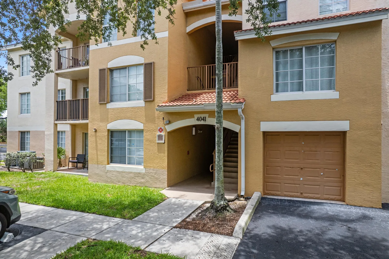 Emerald Isle At Laguna Lakes Condo