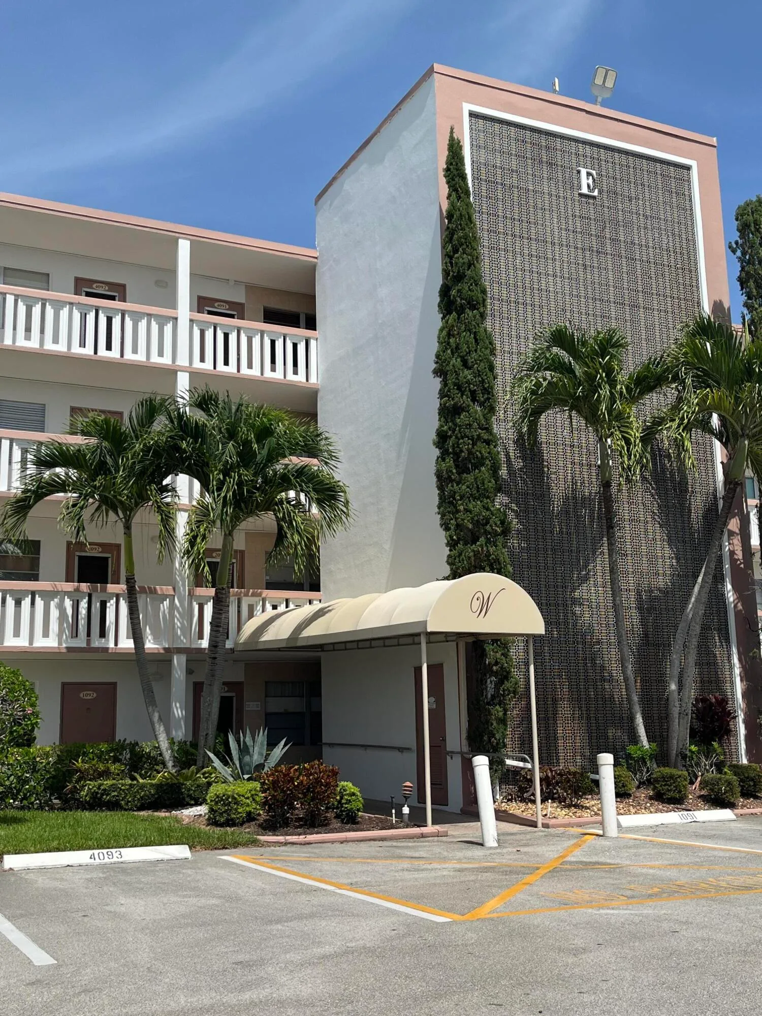 Wolverton At Century Village Condo