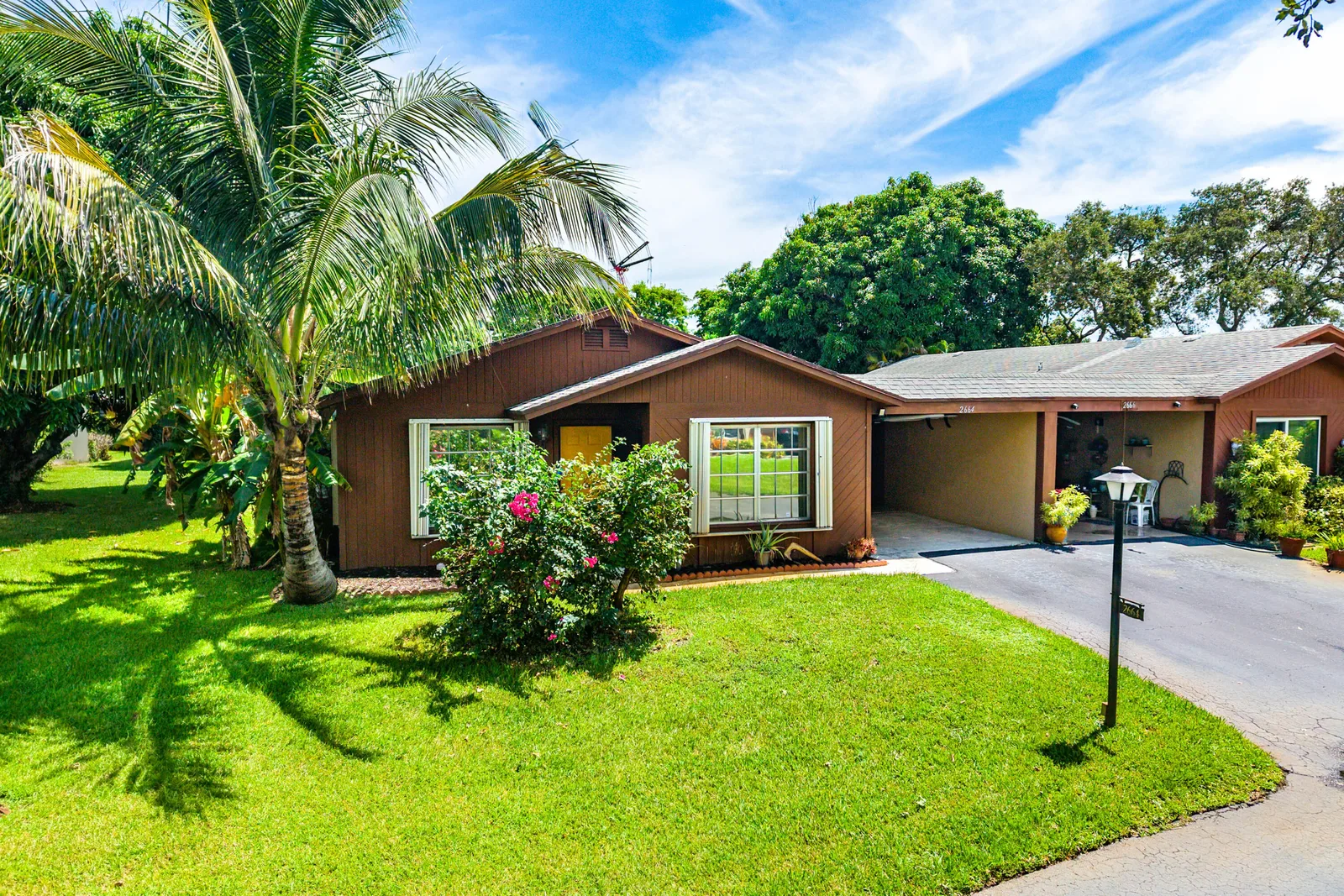 Los Mangos Patio Villas And Townhomes