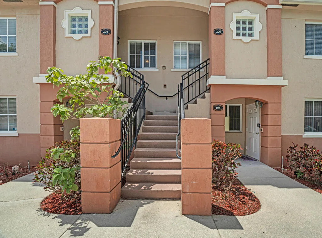 Cove At Briar Bay Condo