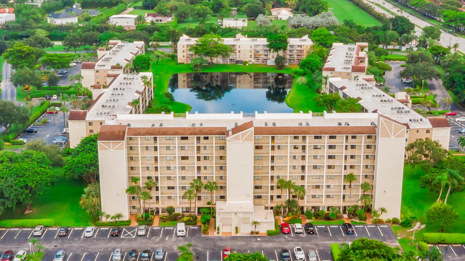 Huntington Lakes Sec One Condos