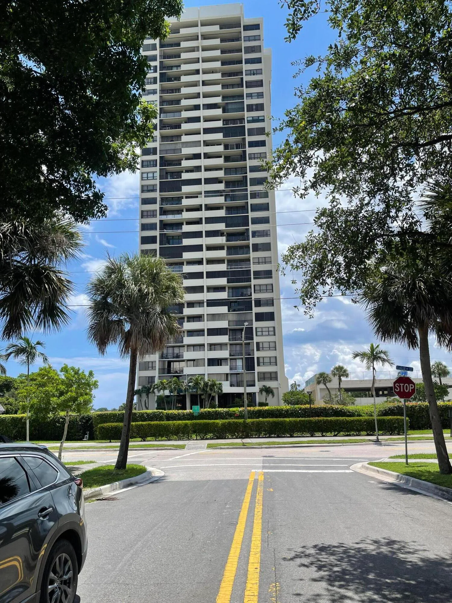 Palm Beach House Condo