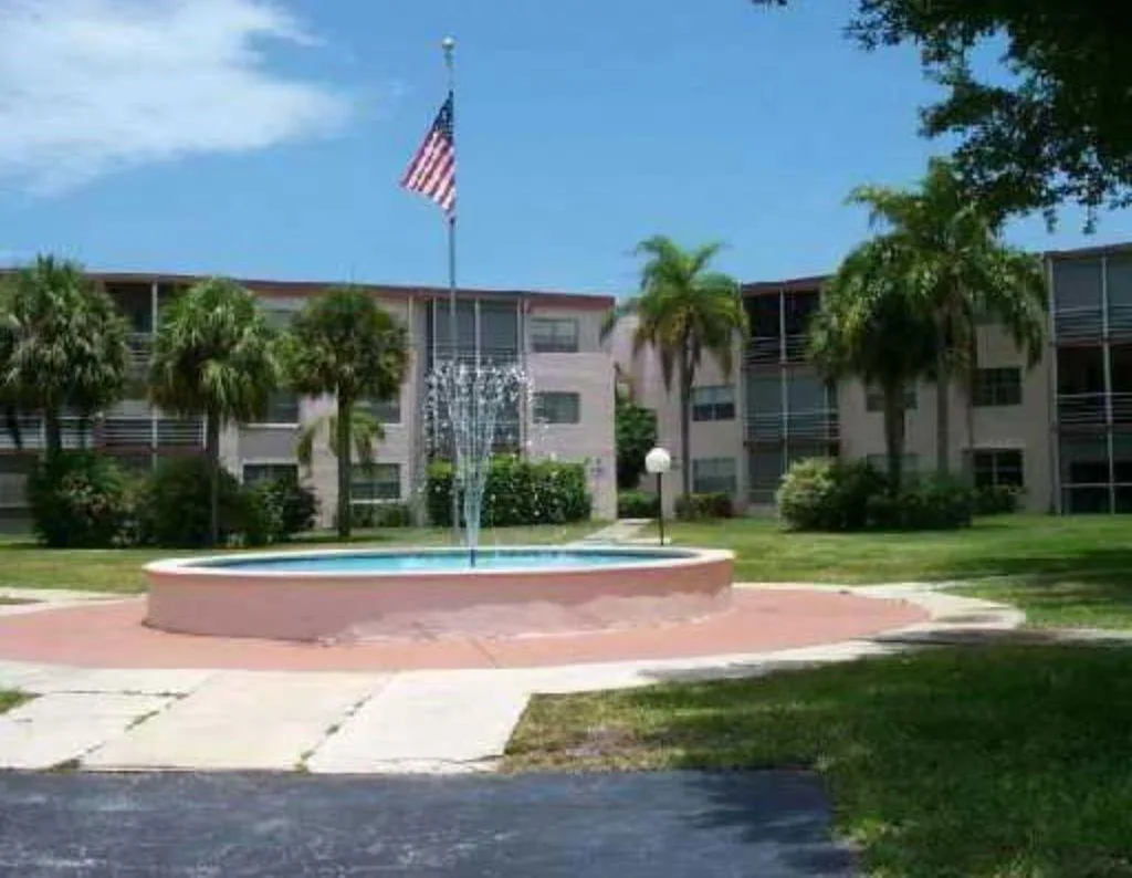 Heritage Circle Condo