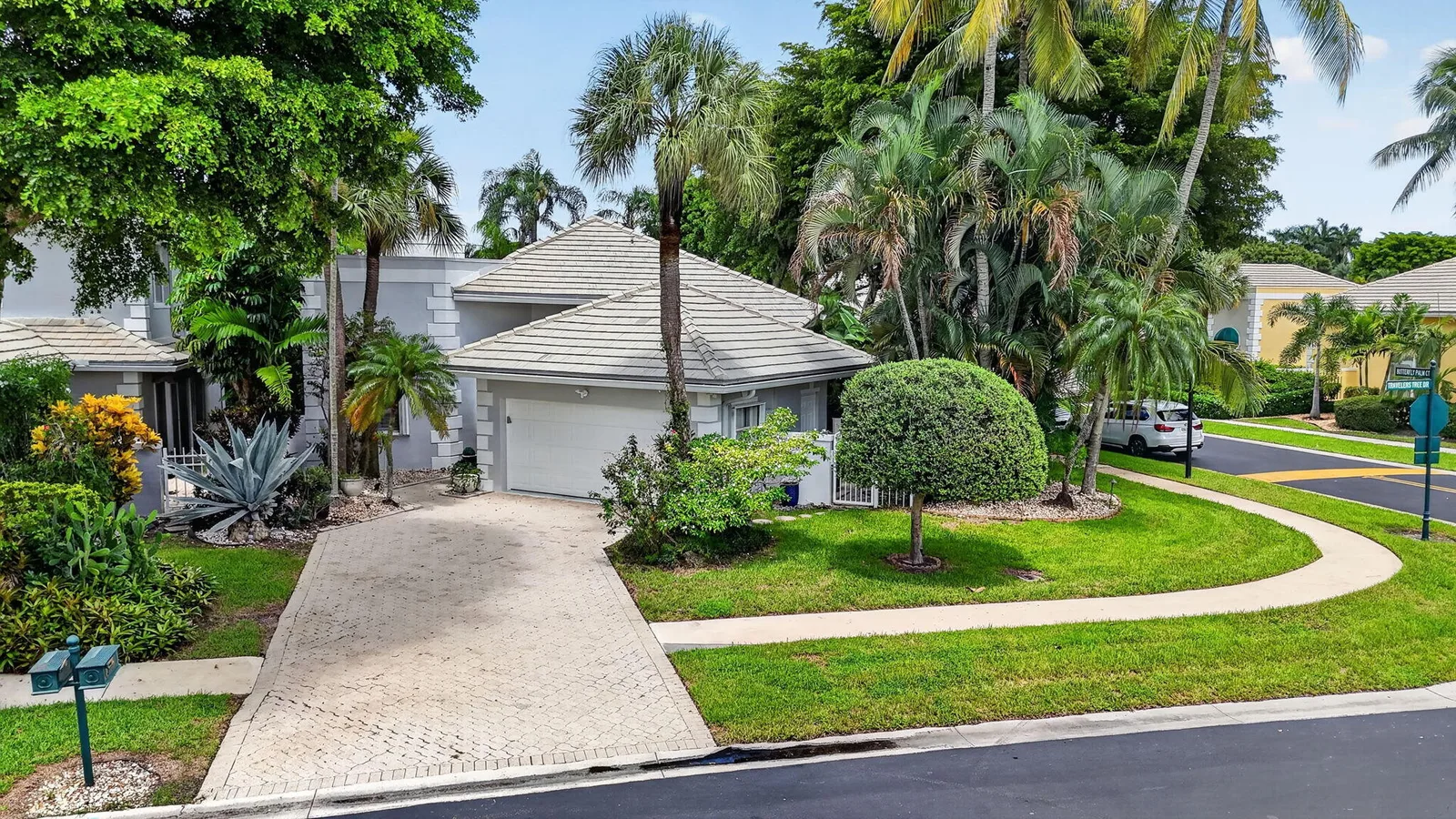 Palms At Boca Pointe