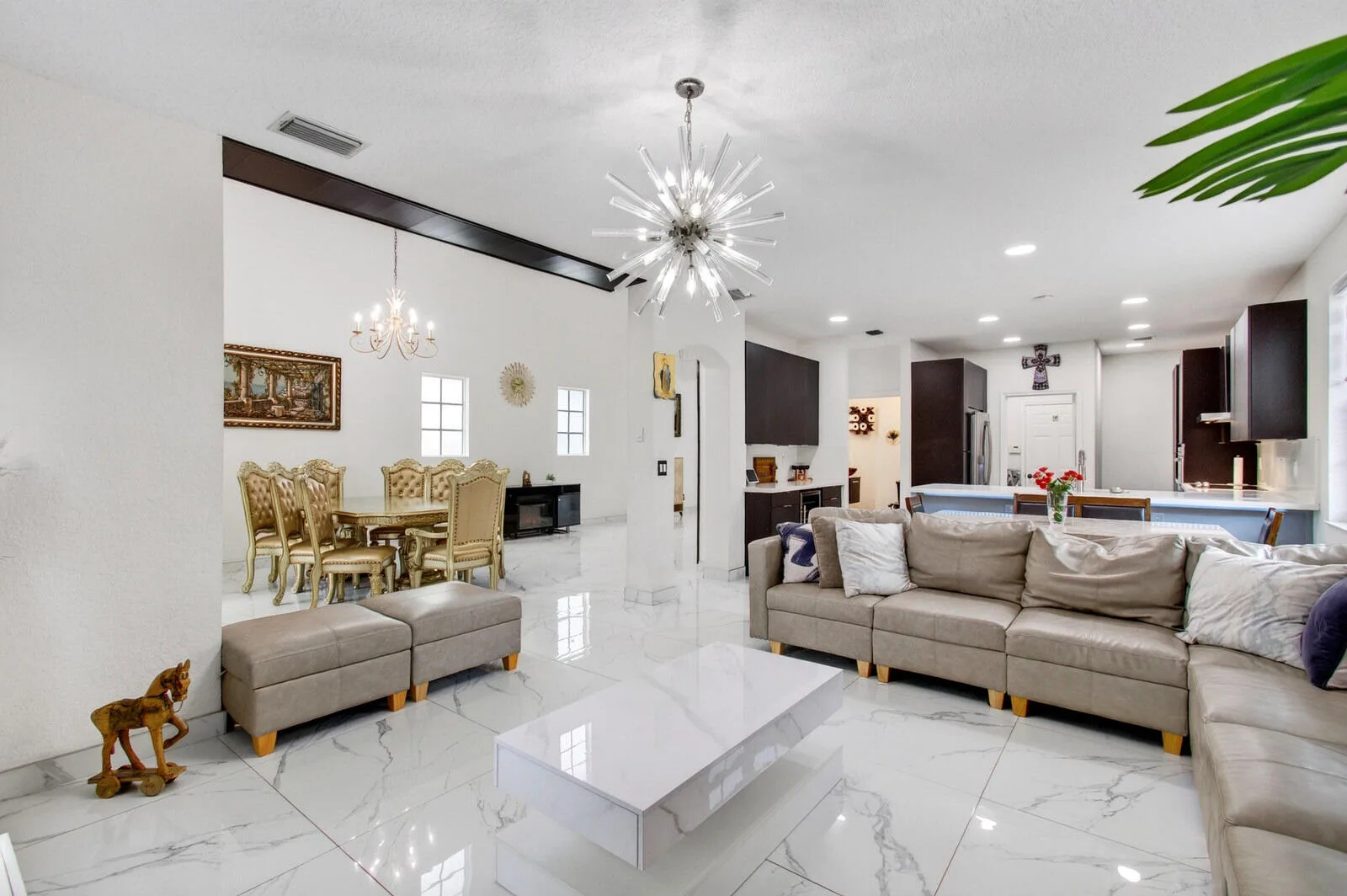 Regency Lakes At Coconut