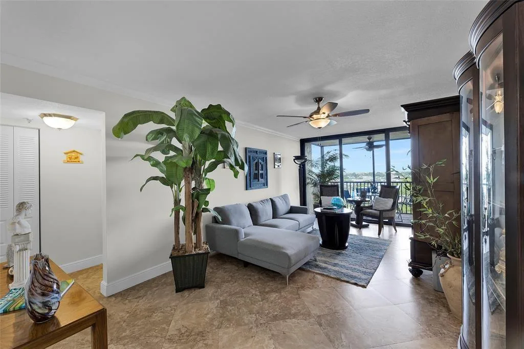 Lake Emerald Condominium No