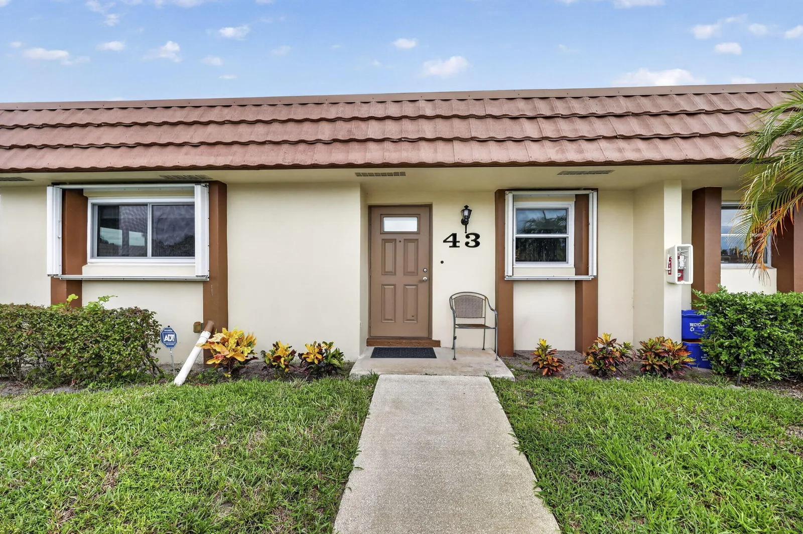 Cresthaven Condo Townhomes Sec