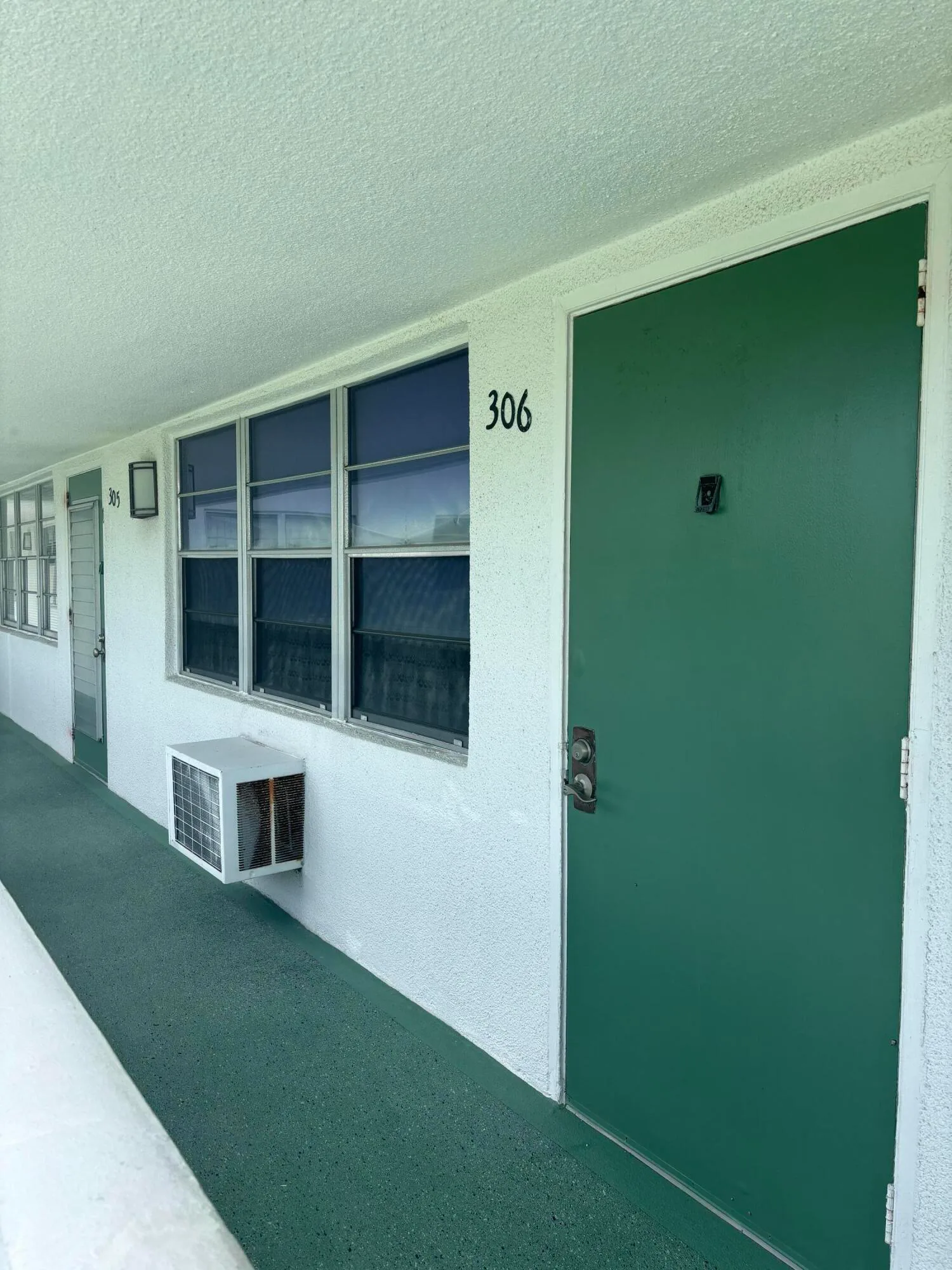 Farnham M Condo