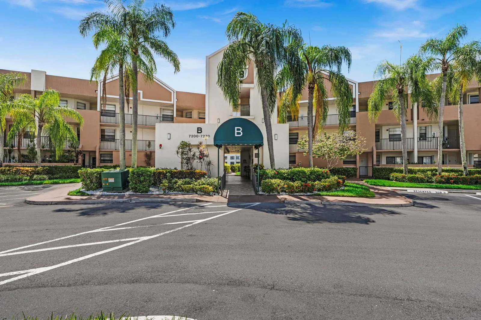 Fairfax Condominium