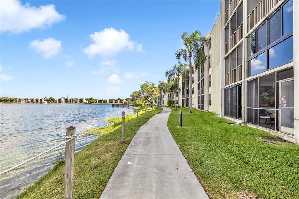 Lake Emerald Condominium No