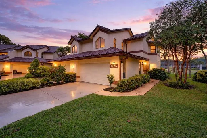 Townhomes Of Boca Delray Condo