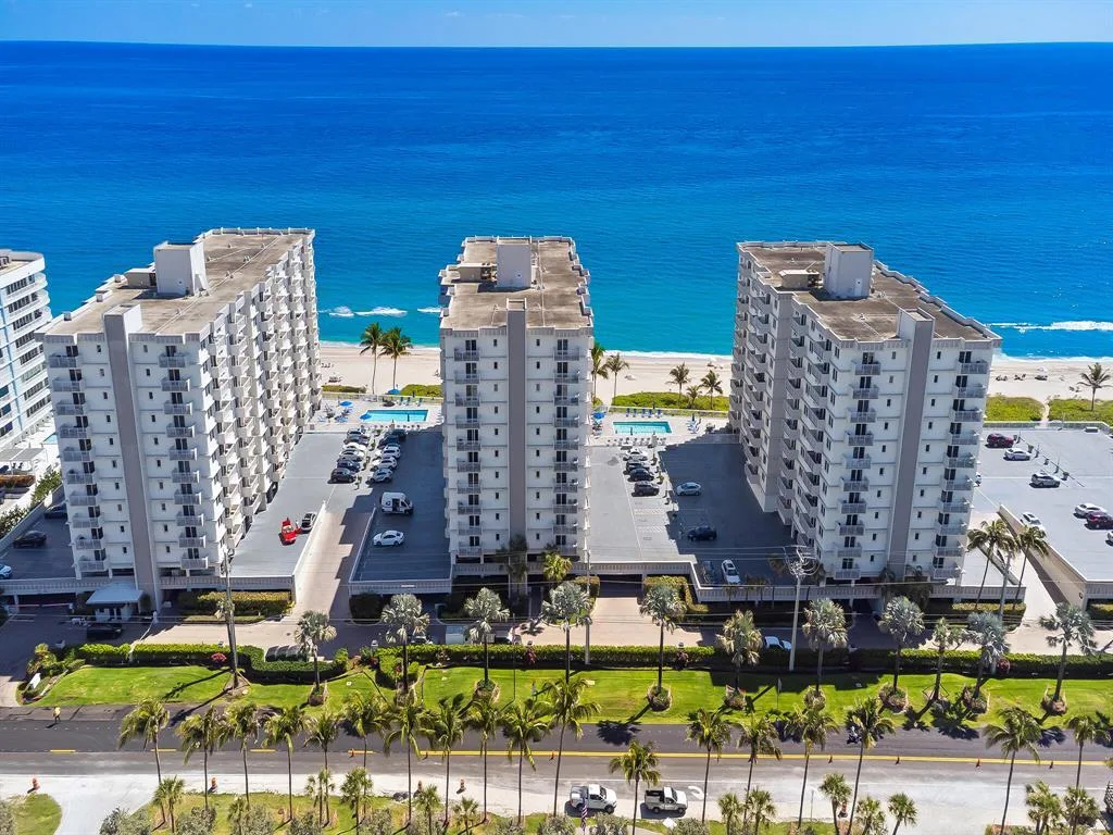 Ambassadors V North Condo
