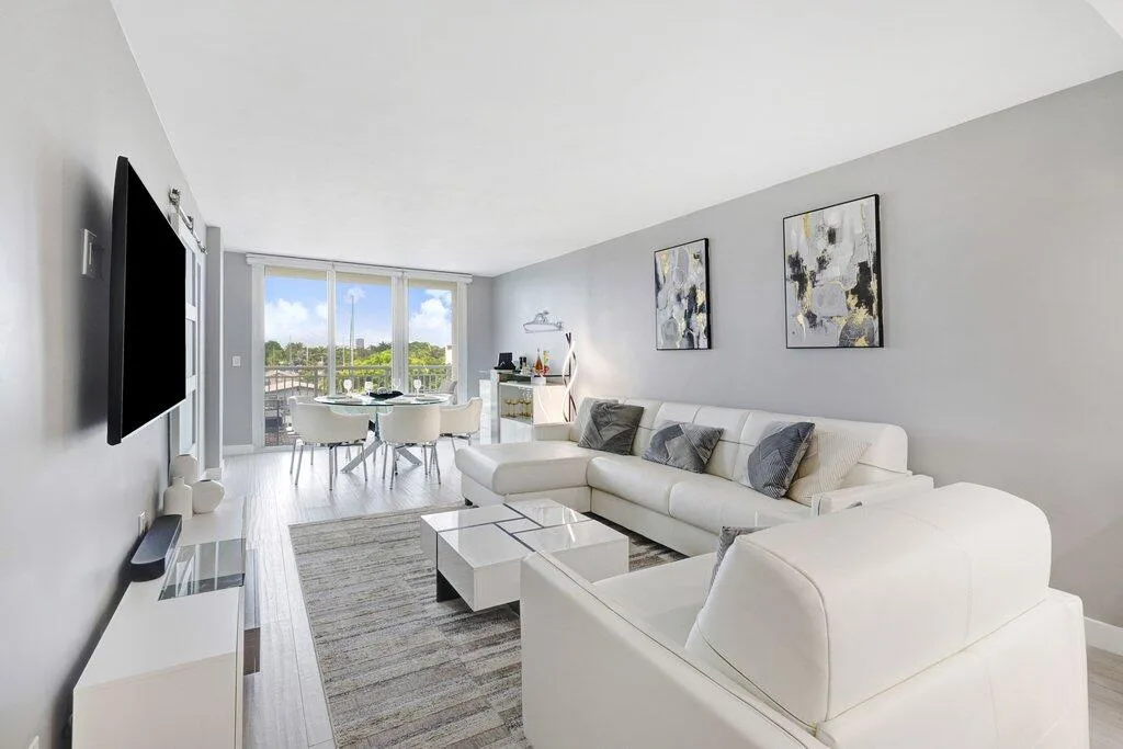 Venice Isle Tower Condo