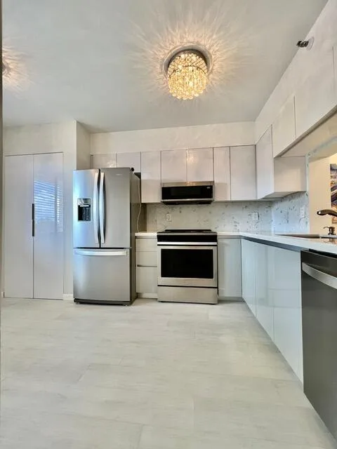 Huntington Lakes Sec Two Condos
