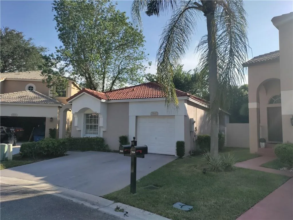 Regency Lakes At Coconut Creek
