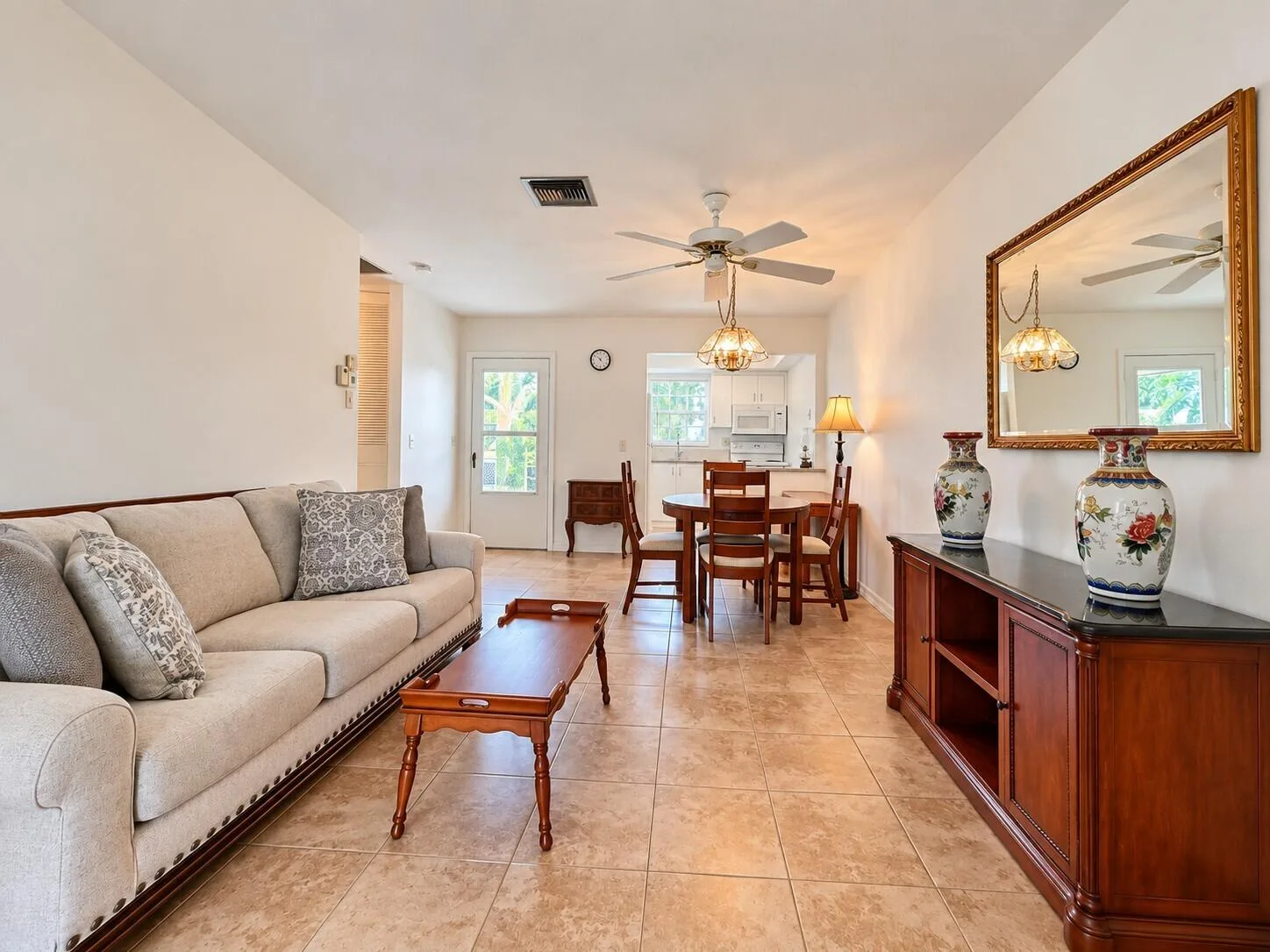 Cresthaven Villas 17 Condo