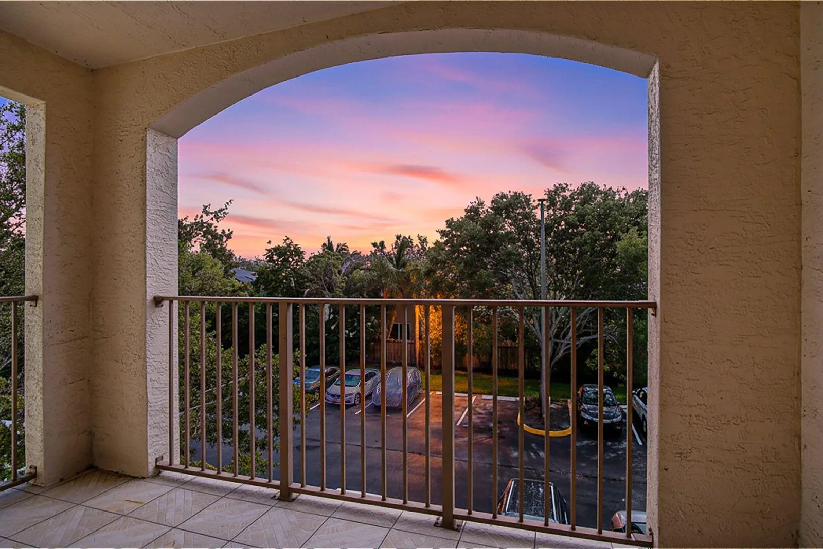 Emerald Isle At Laguna Lakes Condo