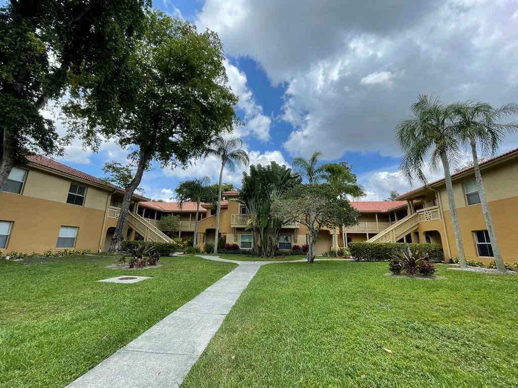 Palm Lake Condo