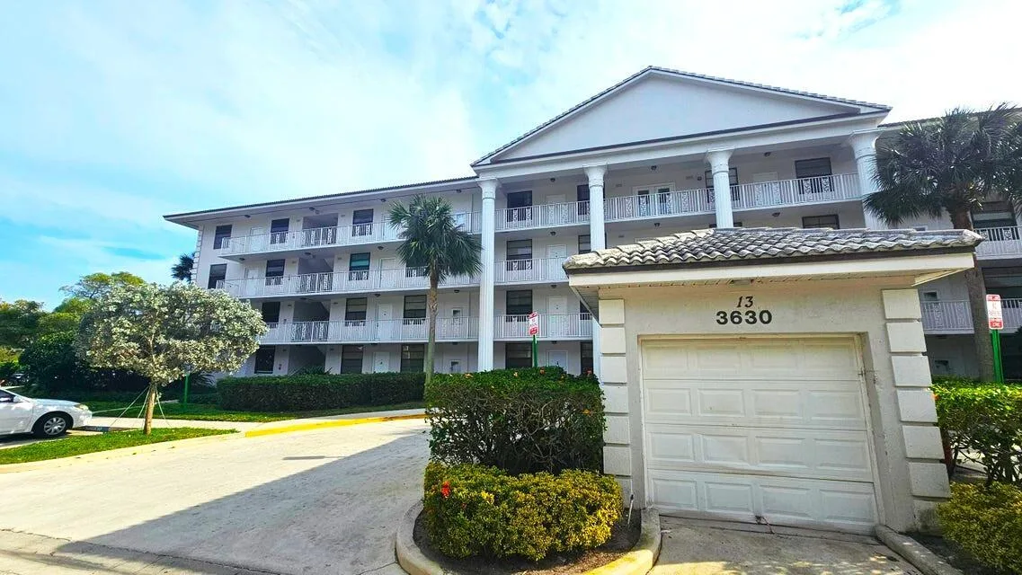 Whitehall Condo Of The Lands Of The President