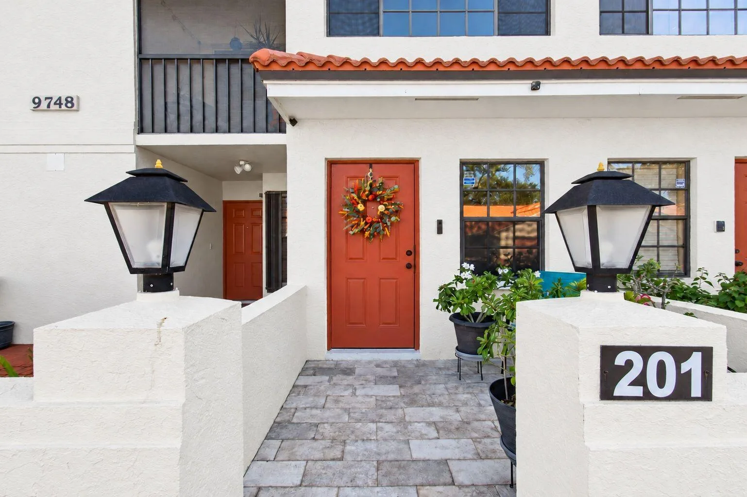 Sun Valley East Condo