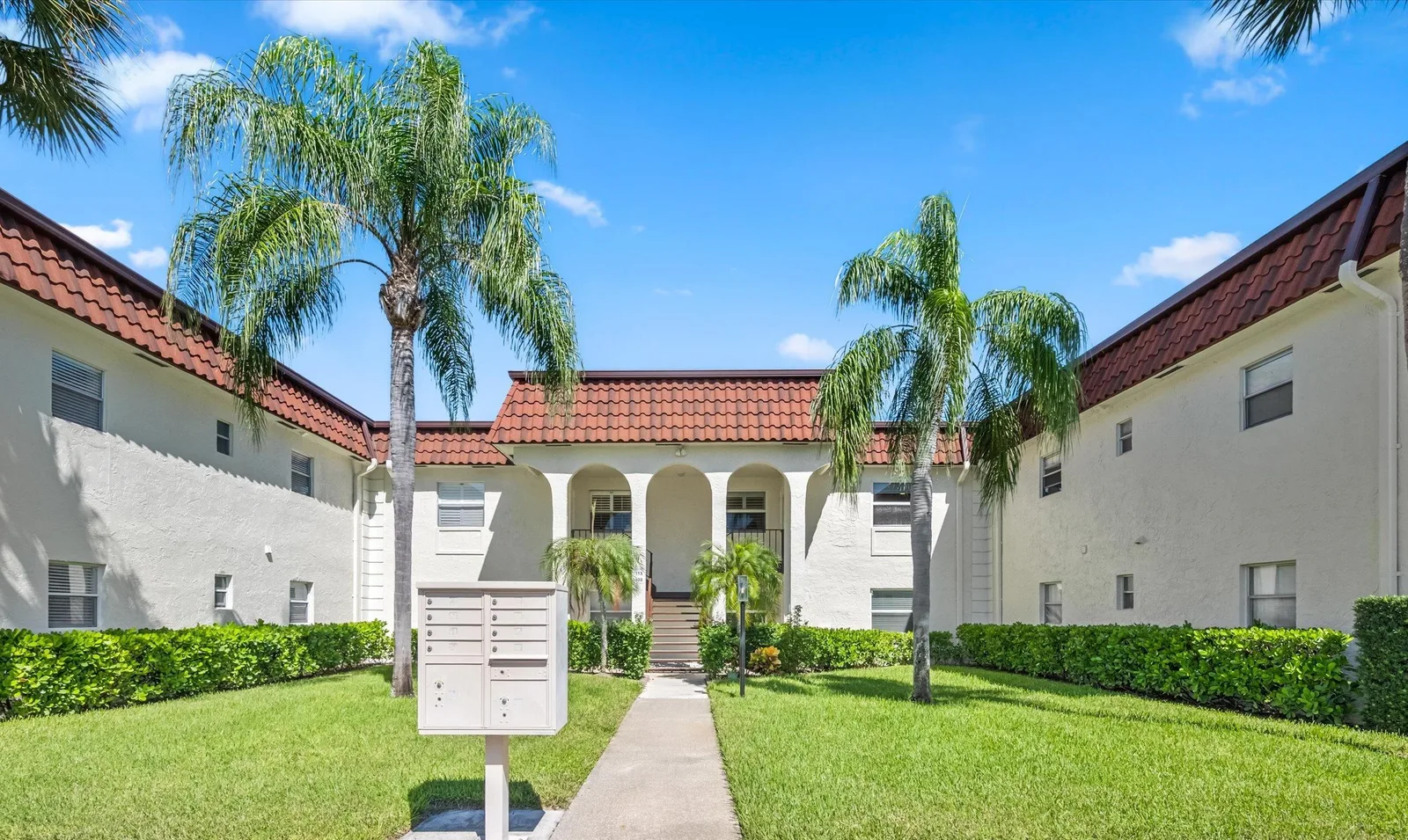 Villas On The Green Condo