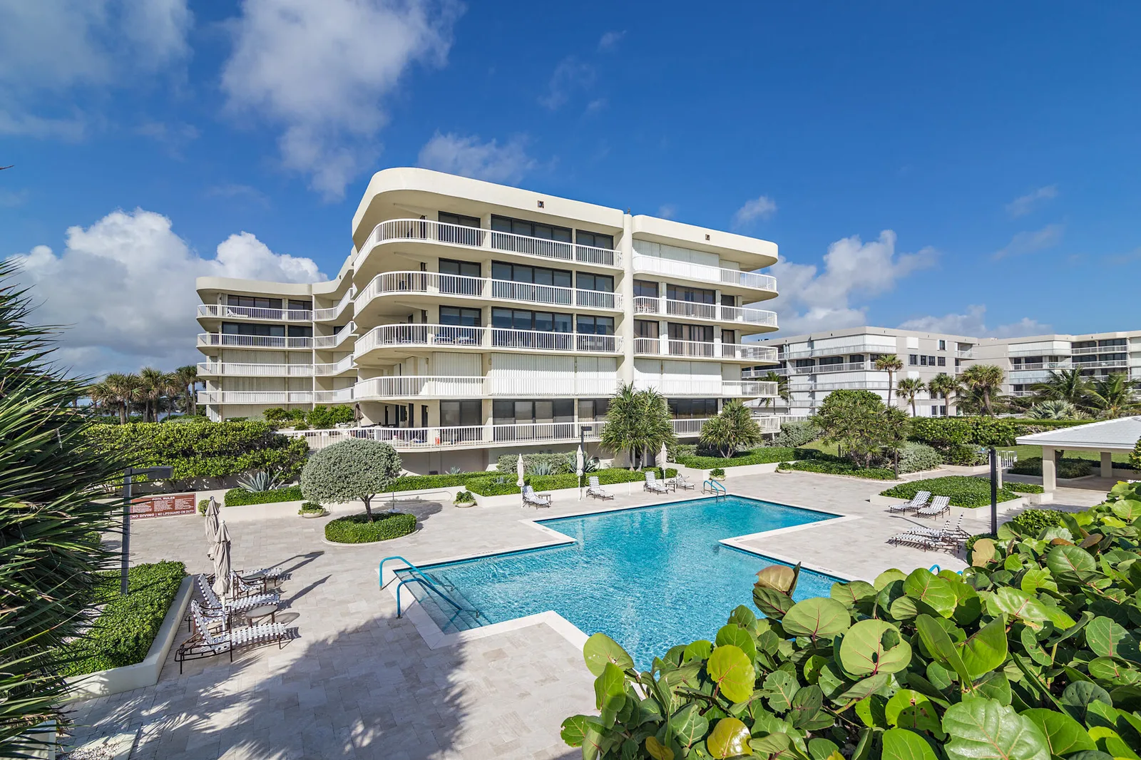 Meridian Of Palm Beach Condo