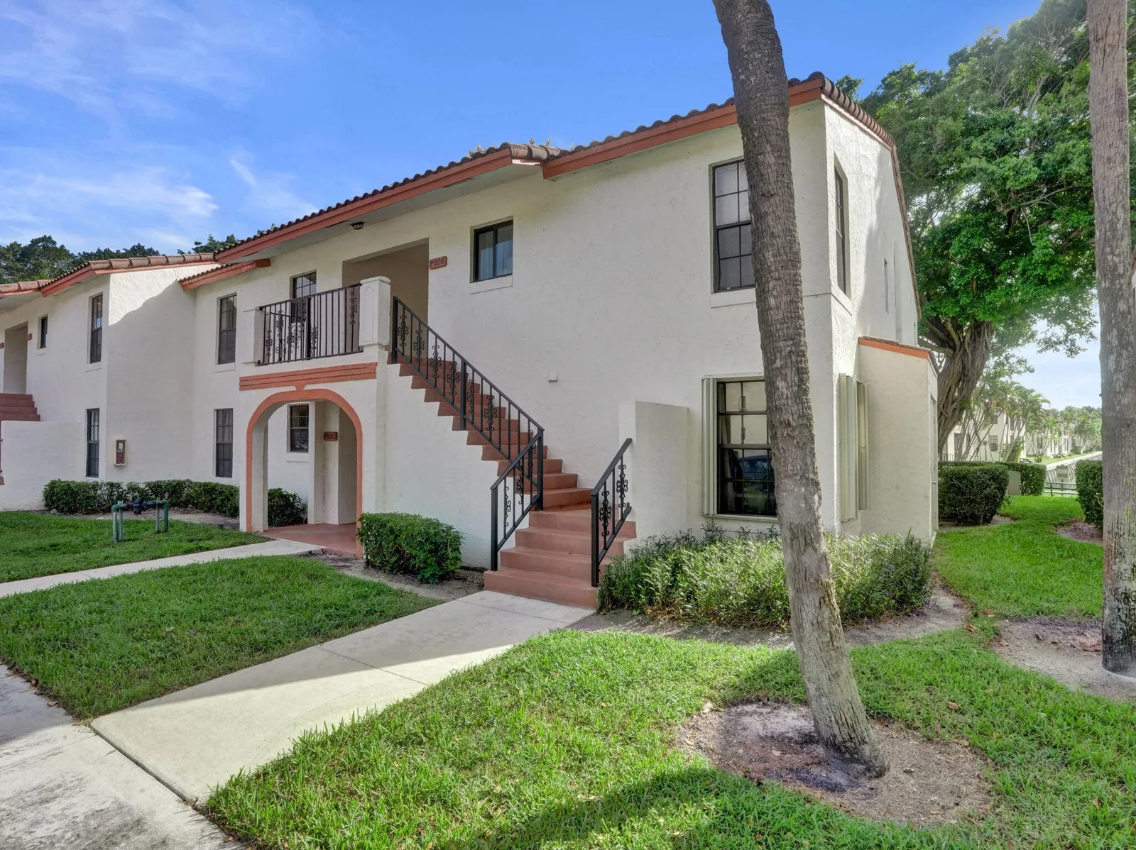 Lake Windwood Condo