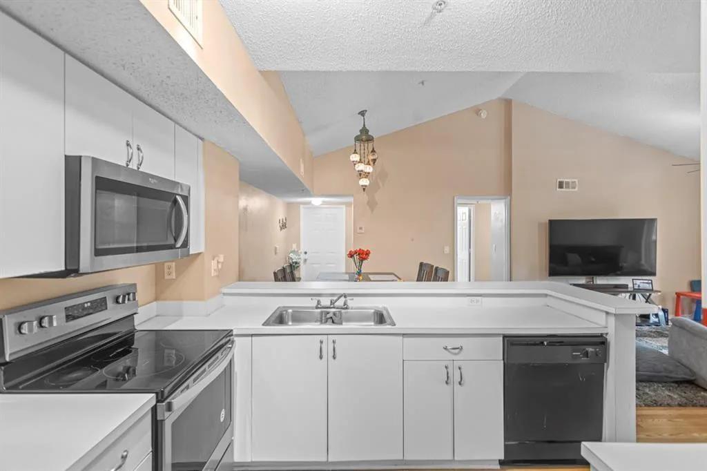 Riviera Palms Condo