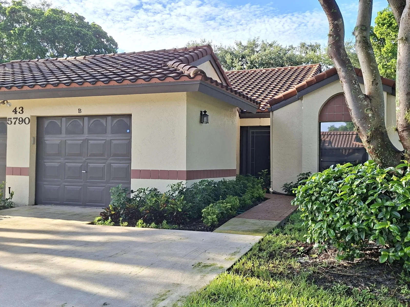 Palm Chase Lakes Condo