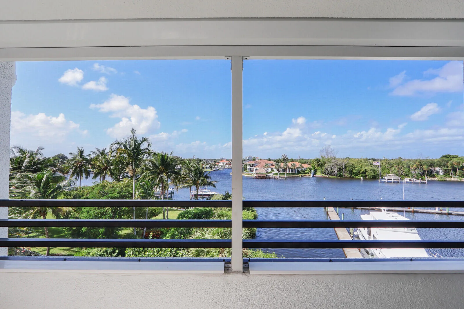 Oak Harbour Condos