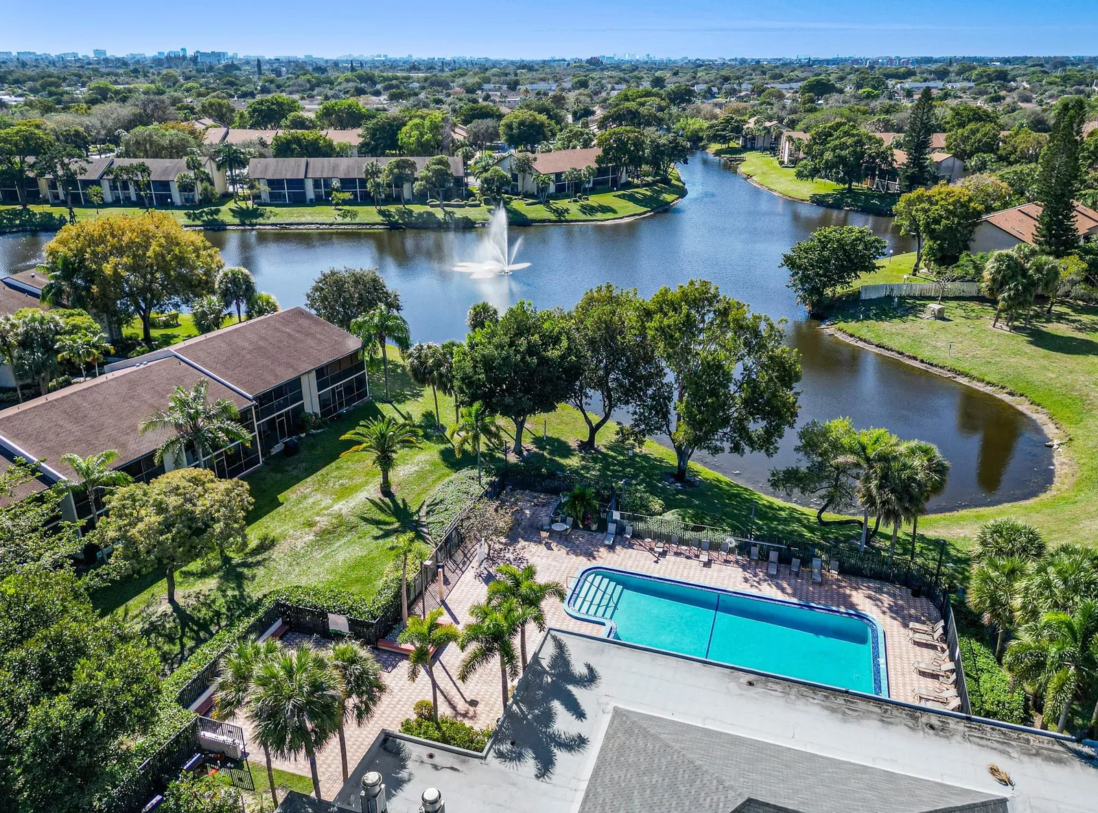 Villas At Meadow Lakes