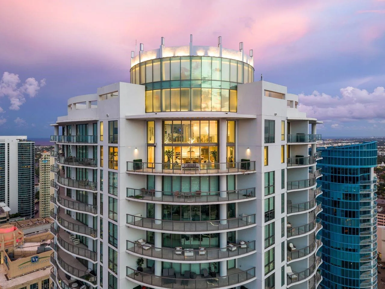100 Las Olas Condo