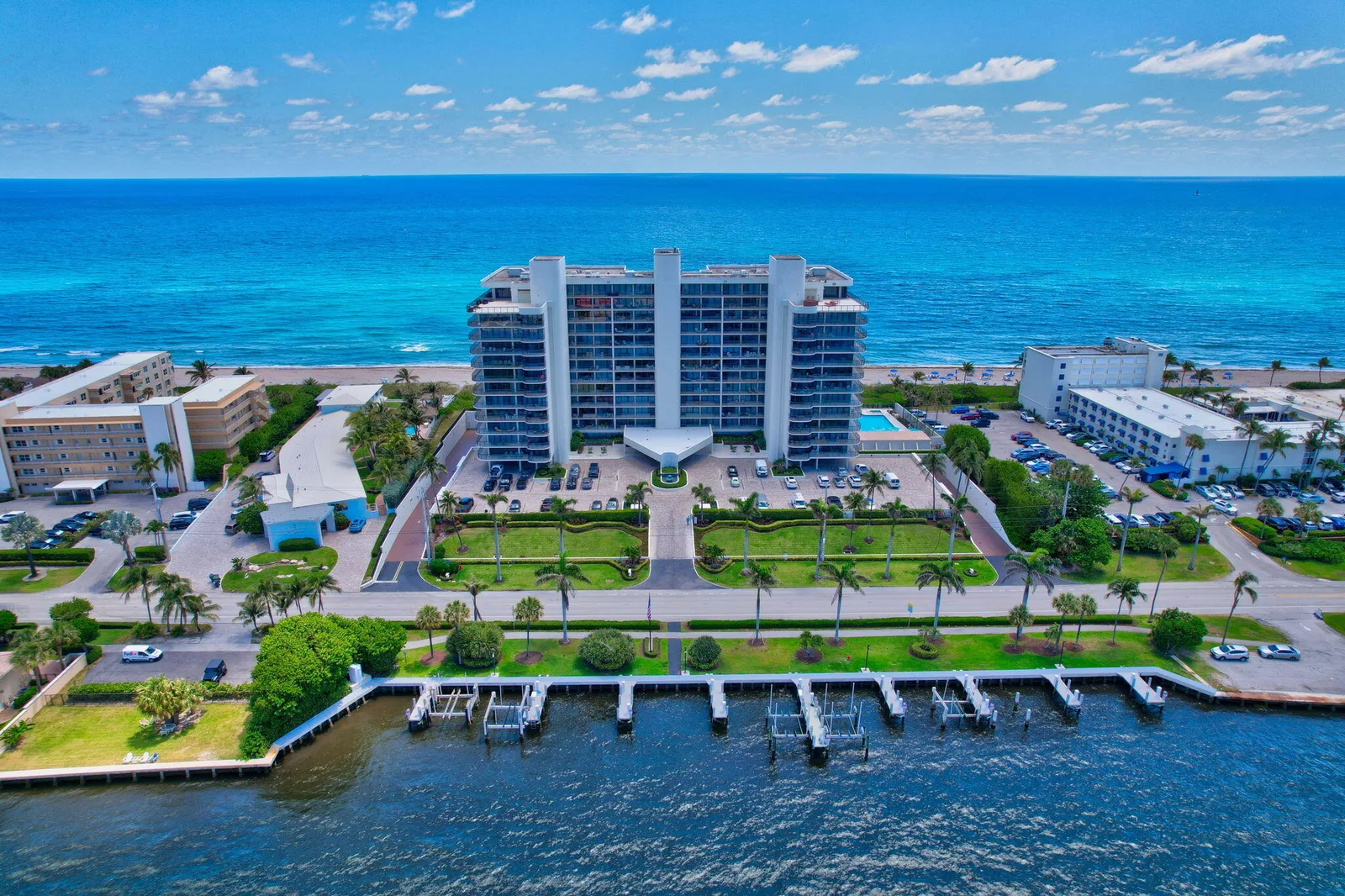Villa Magna Condo