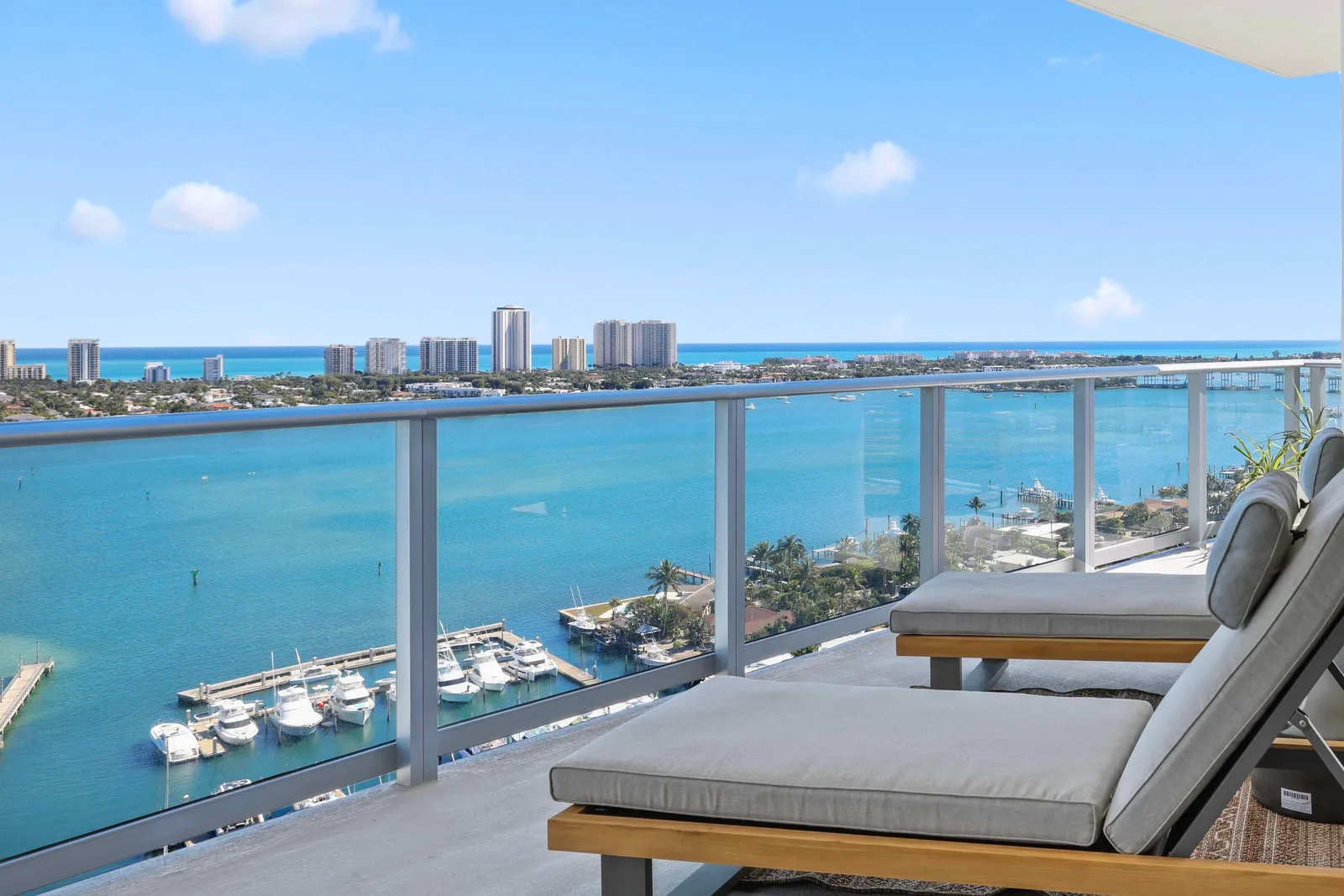 Nautilus 220 Condominium