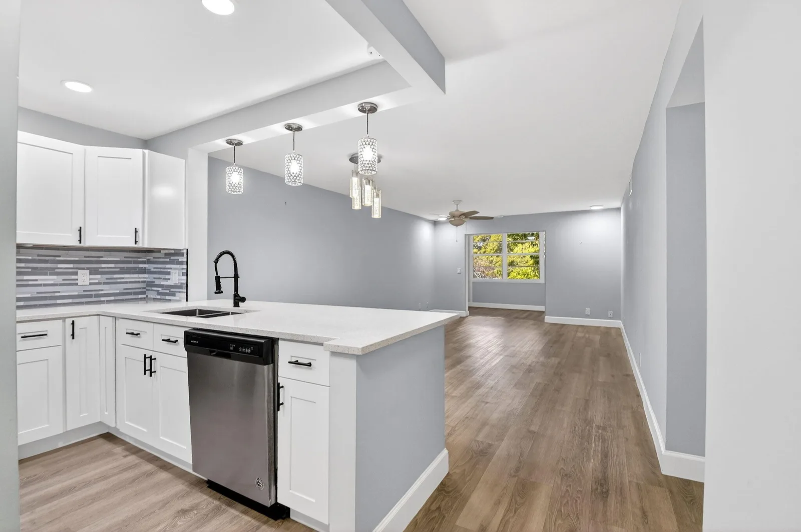 Village Royale Greentree Condo