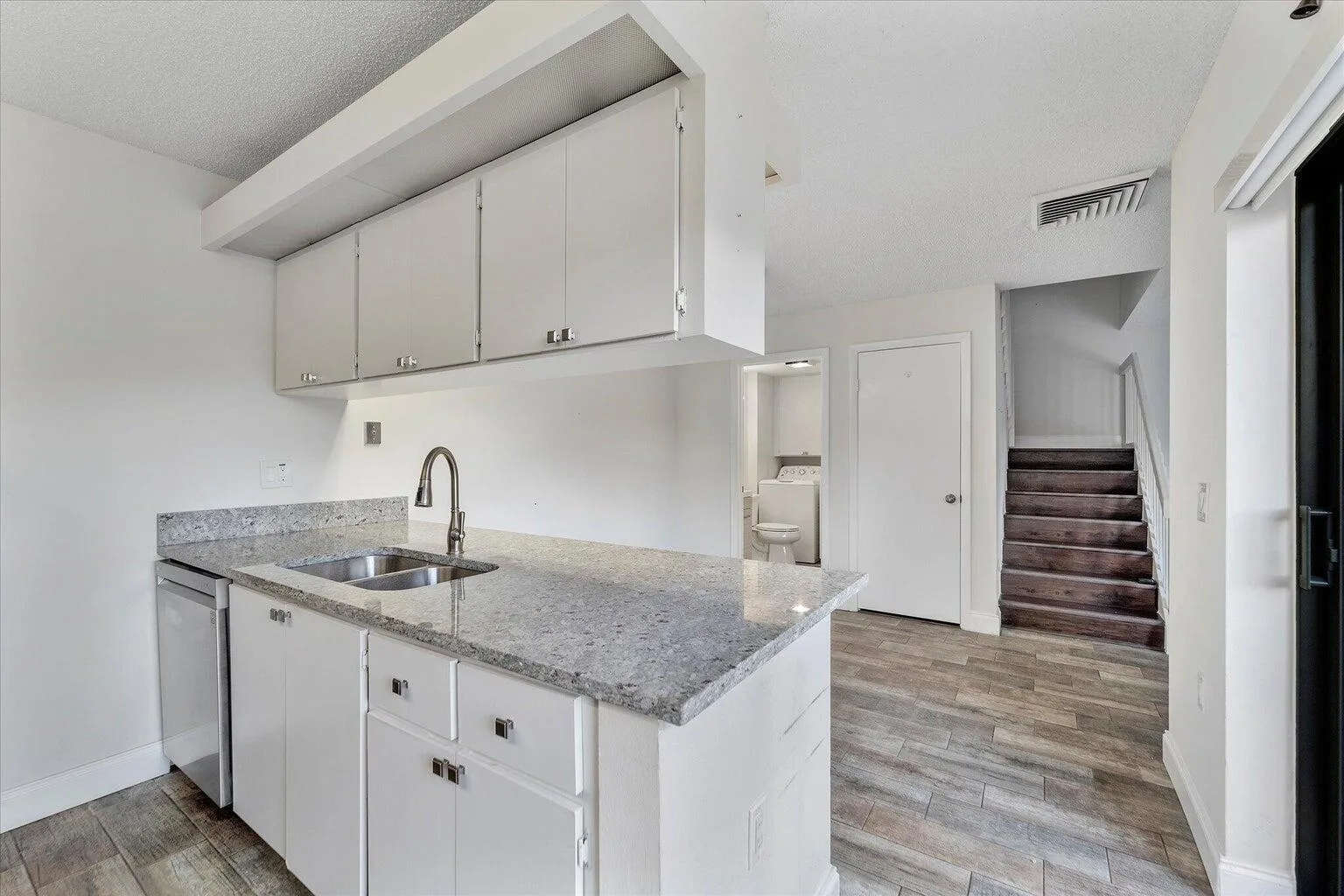 Waterside Luxury Townhomes Condo