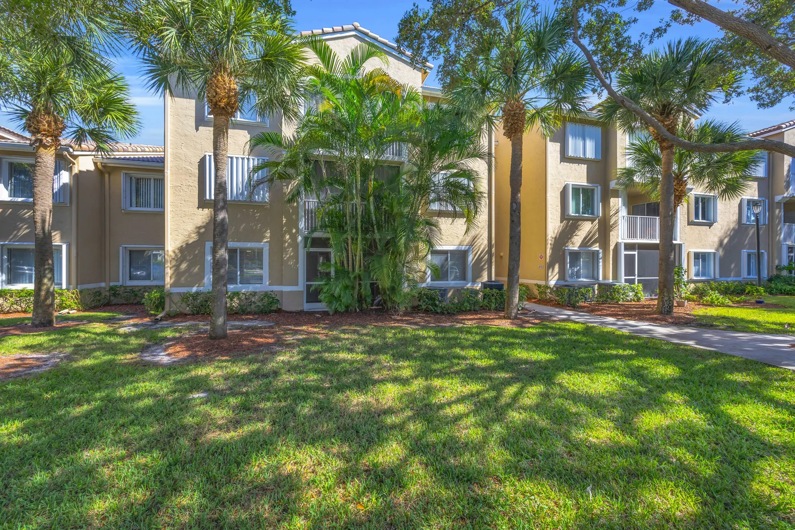 Lighthouse Cove At Tequesta Condo