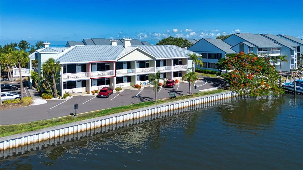 Island Resort At Mariners Club