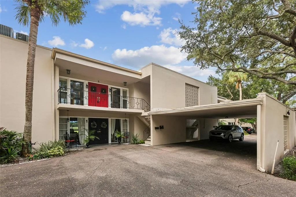 East Bay Country Club Condo Apts